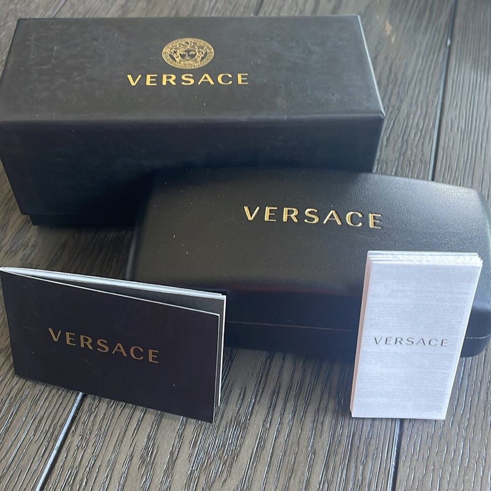 💎AUTHENTIC💎NWT Versace Women's dark brown 56mm Sunglasses w/box & case - Picture 6 of 9
